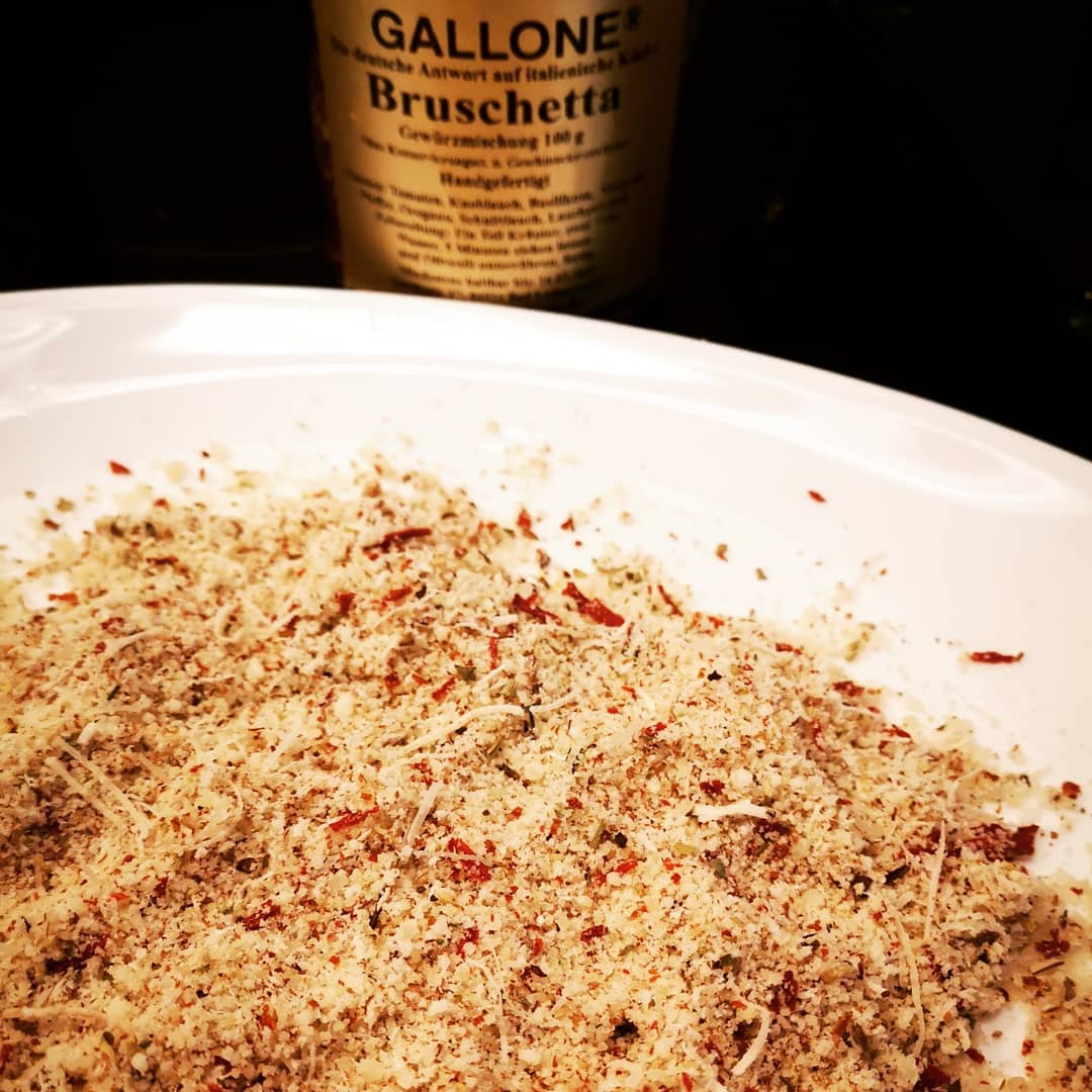 Low-Carb Schnitzel mit Kräuter ~ Parmesan Panade a. d. Ofen und Tomaten ... Low-Carb Schnitzel mit Kräuter ~ Parmesan Panade a. d. Ofen und Tomaten ...