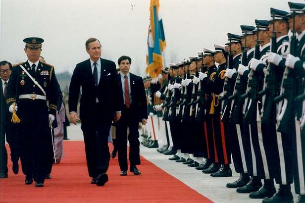 SA Lew Merletti with President George H W Bush