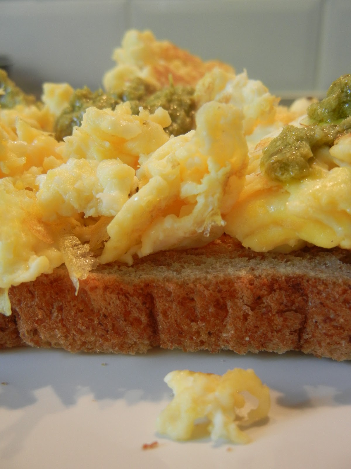 Oven Lovin': Pesto Scrambled Eggs