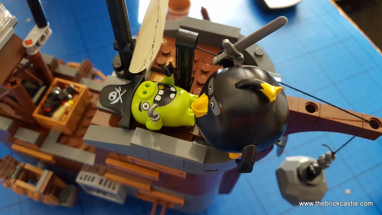 LEGO Angry Birds 75825 Piggy Pirate Ship Building Kit (620 Piece) 