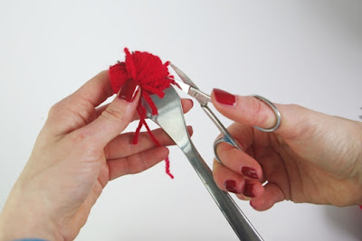 Tutorial PomPom mit Gabel Tutorial PomPoms Bommel selber herstellen