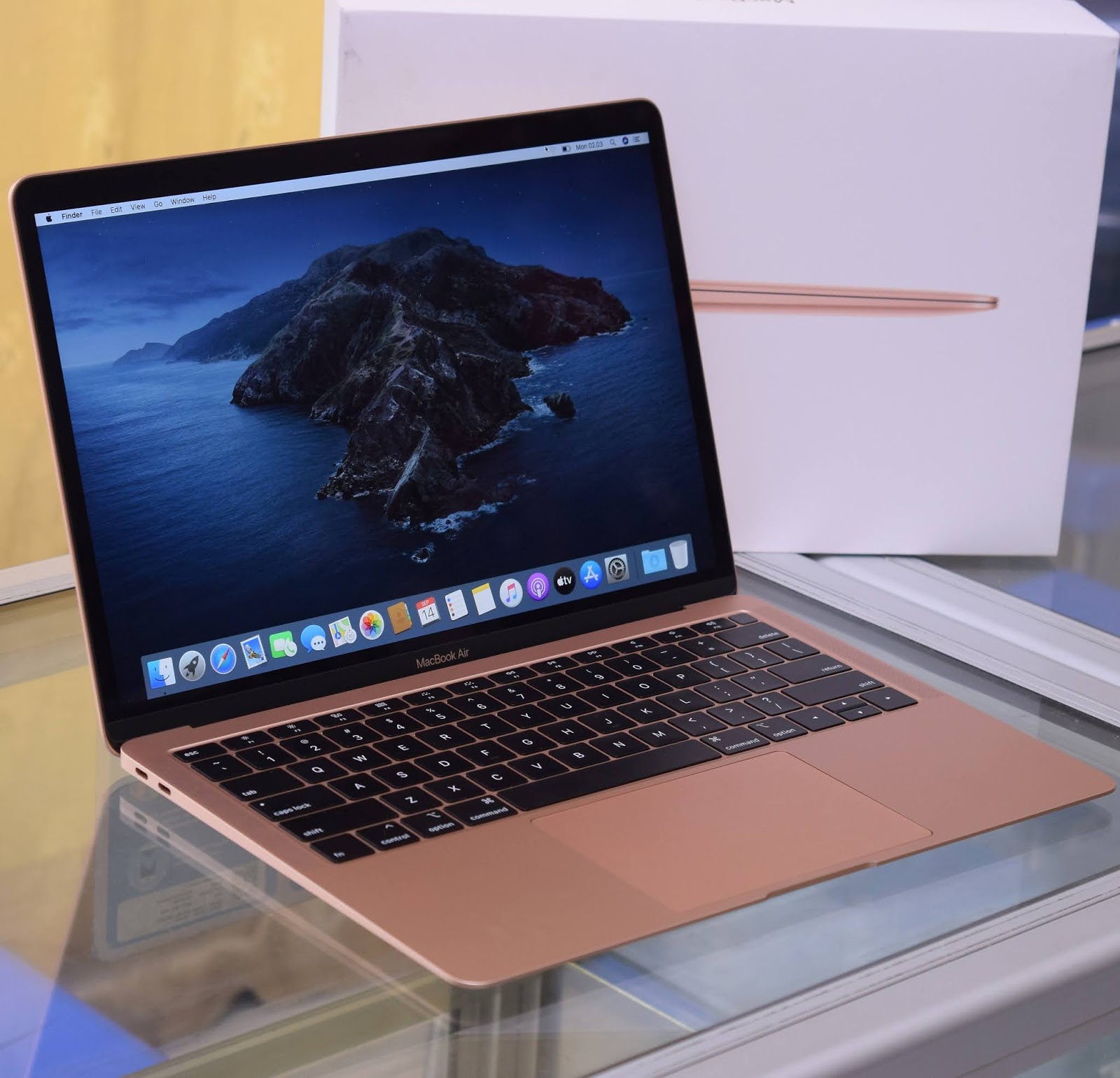 Macbook Air 2019 Rose Gold Core i5 Fullset