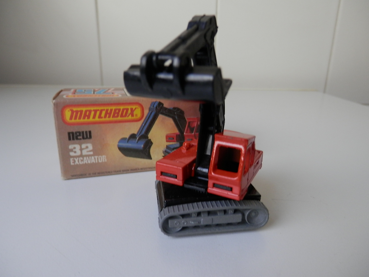 EDUARDO ASCANIO MIS MATCHBOX N.º 32C ATLAS EXCAVATOR.