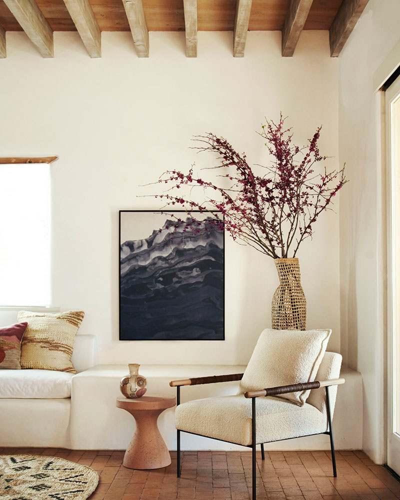    pod-zharkim-solncem-