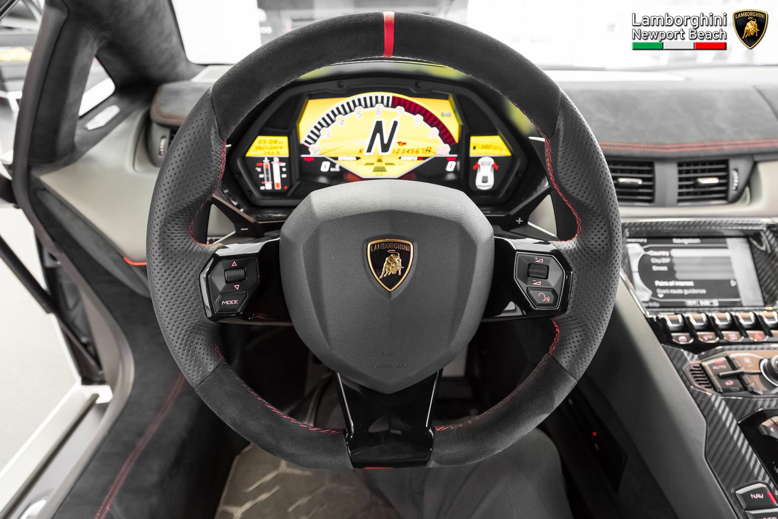 За рулем Lamborghini