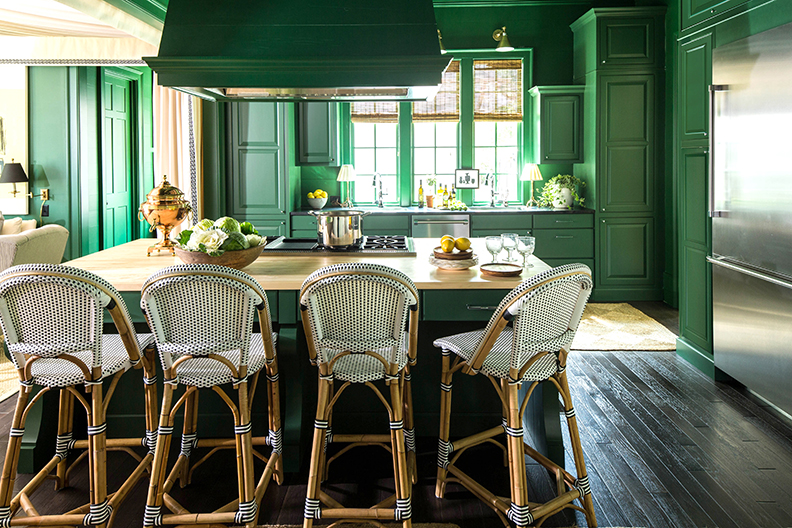 Eye For Design How To Create A Trendy Dark Green Kitchen