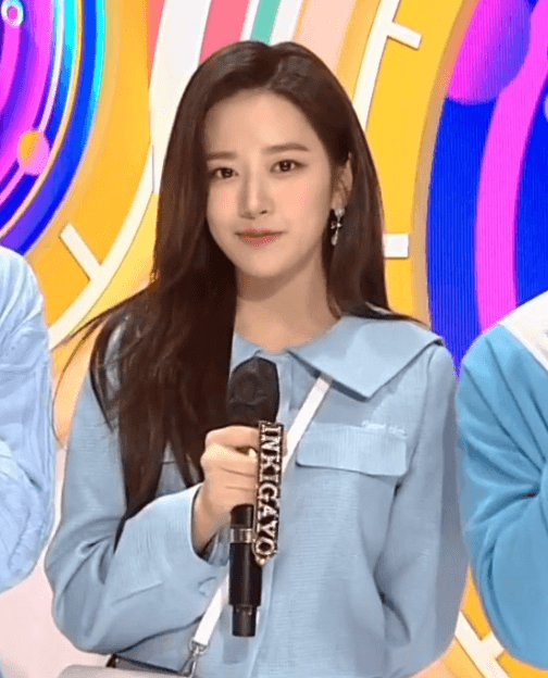 아이즈원> 인기가요 첫 MC 안유진