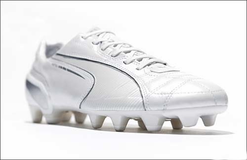 white puma football boots