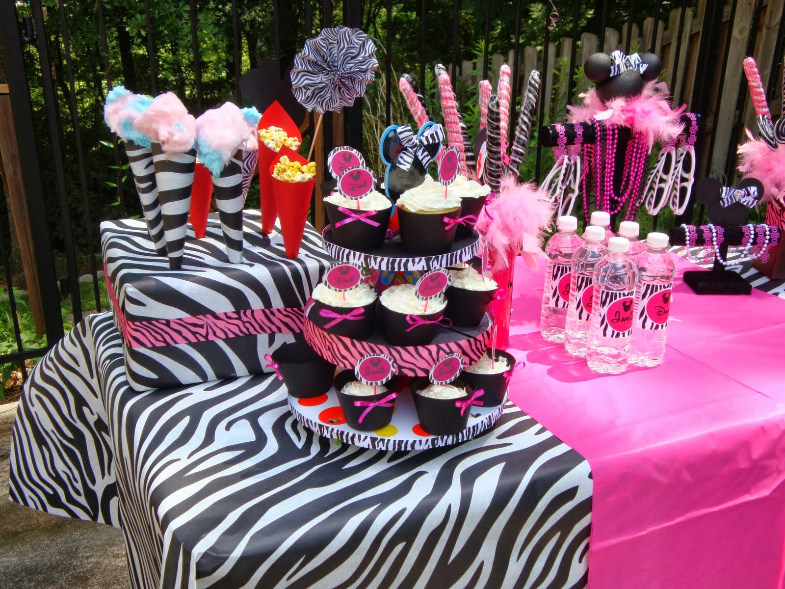 хэллоуин праздник. вечеринка для девочки на день рождения. вечеринка в розовом стиле. вечеринка в стиле зебра. тематический день рождения для девочки.