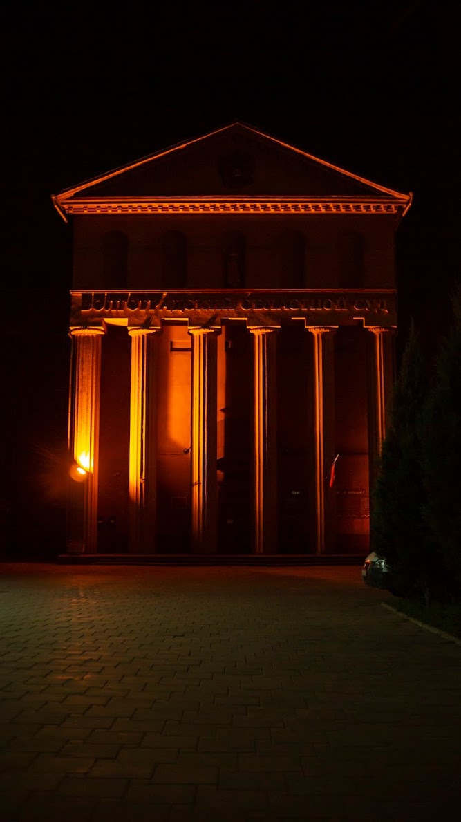 Волгоград ночь свет подсветка колонны