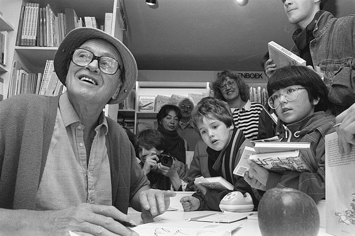 Roald Dahl Shut Down Anti-Vaxxers When He Lost His Daughter To Measles In 1962, And His Powerful Letter Is Still Relevant Today Roald Dahl Shut Down Anti-Vaxxers When He Lost His Daughter To Measles In 1962, And His Powerful Letter Is Still Relevant Today