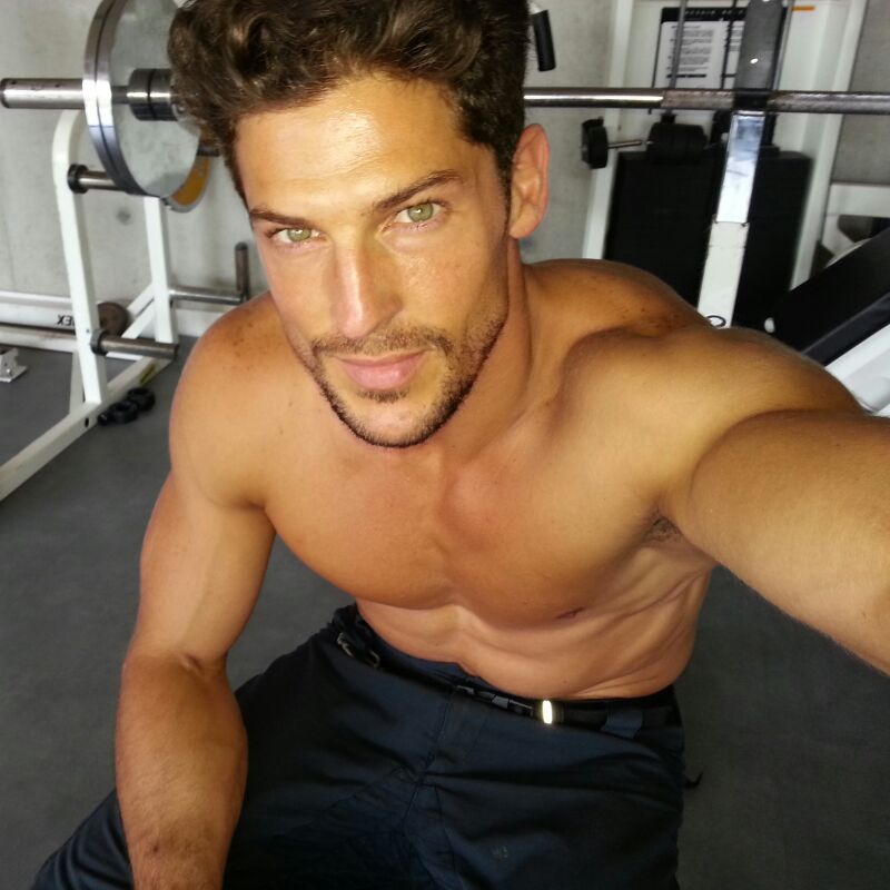 LEO RICO DEBUTA COMO ACTOR EN LA NUEVA SERIE DE CUATRO 