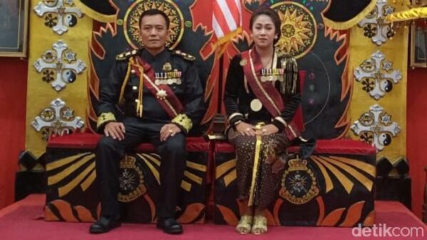 Kisah 'Raja' Keraton Sejagat di Ancol: Ngutang hingga Tinggal di Bedeng Kisah 'Raja' Keraton Sejagat di Ancol: Ngutang hingga Tinggal di Bedeng
