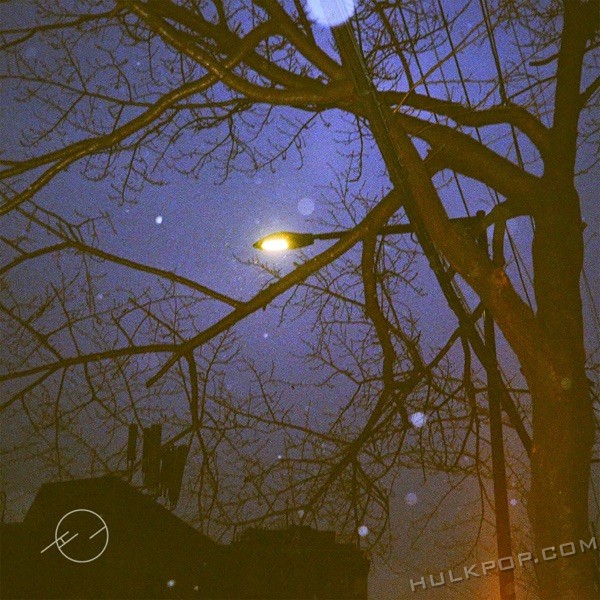 Habit – streetlamp – Single