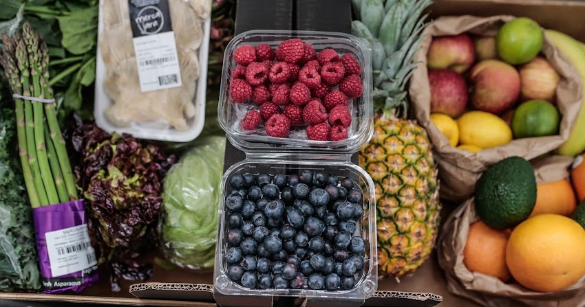 FRUTIFIQUE  REVIEW ,ENTREGAM Á PORTA