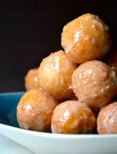 EASY HOMEMADE GLAZED DOUGHNUT HOLES EASY HOMEMADE GLAZED DOUGHNUT HOLES