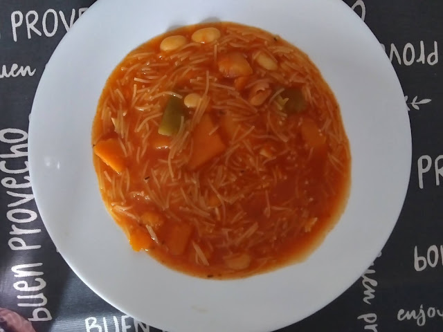 Sopa de calabaza y verduras de paella