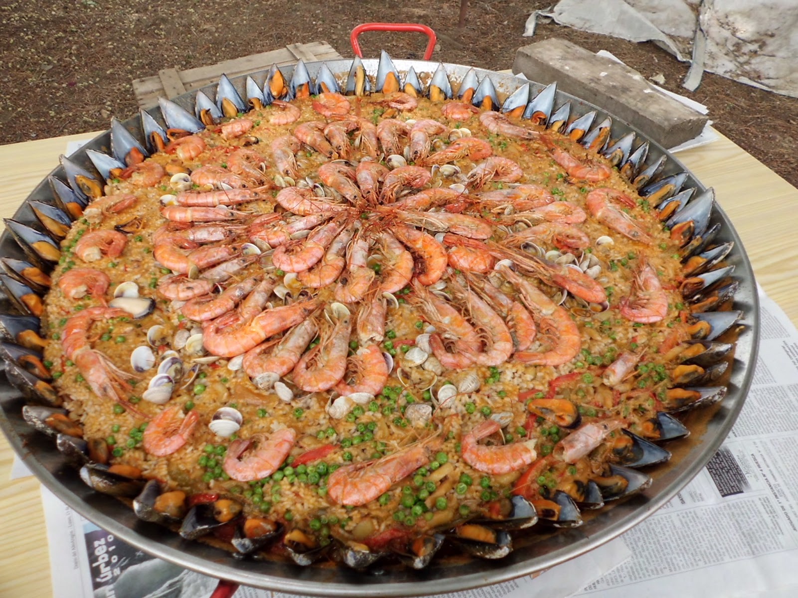 Cristina Turmix: Paella de marisco ( para 25 personas )