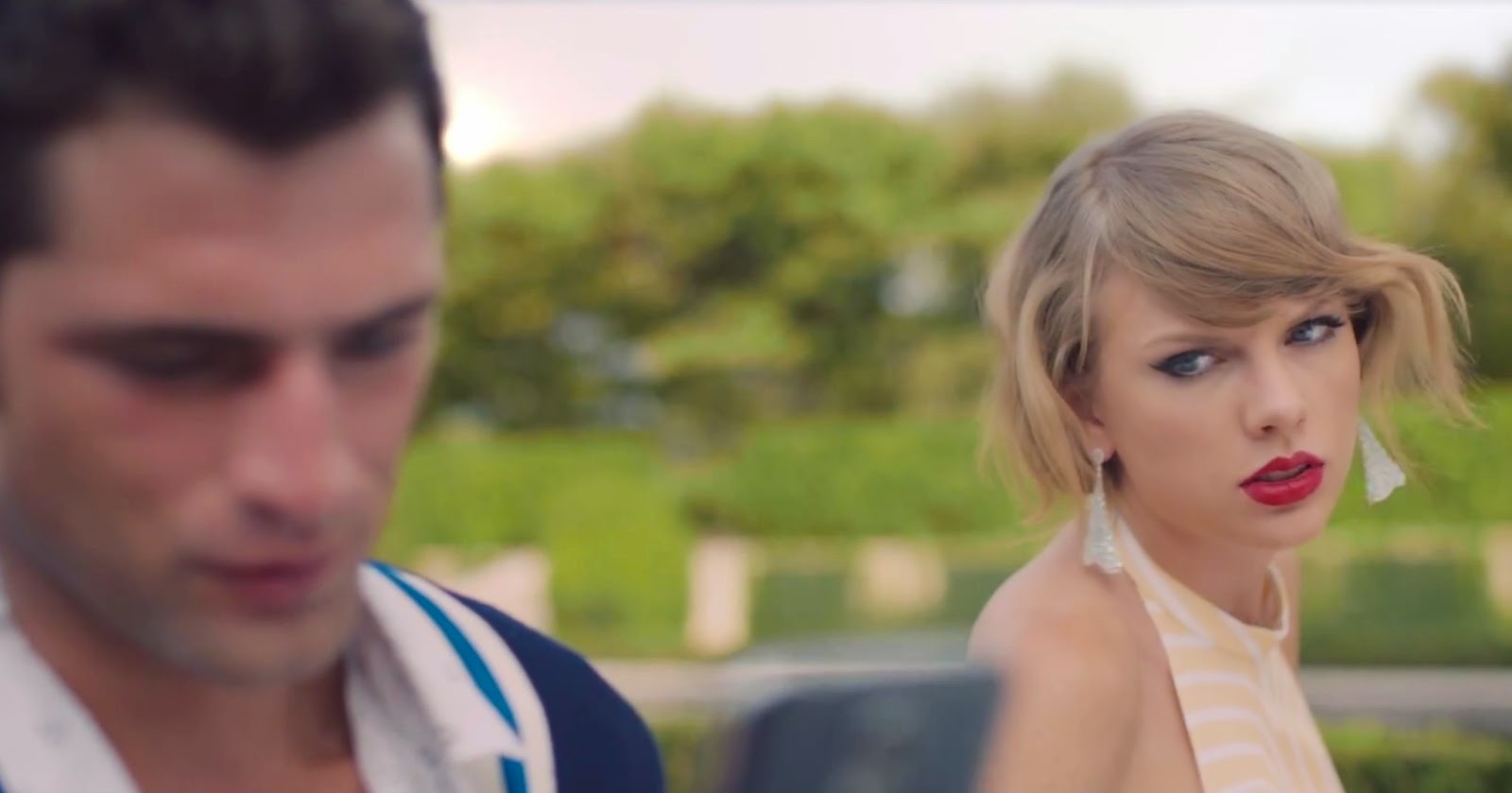 SceneSisters Taylor Swift Blank Space (Music video) [+ Review]