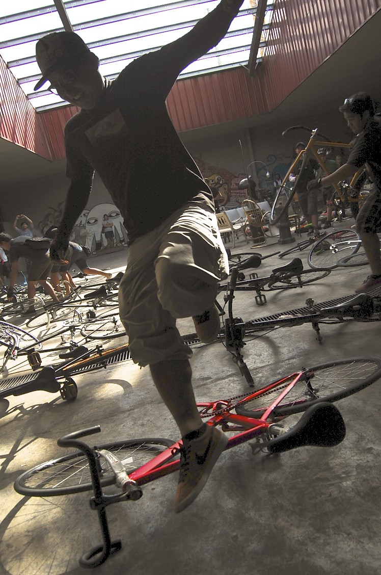 alleycat bike race