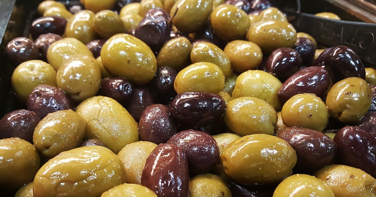 Green olive vs Black olives Tech and health