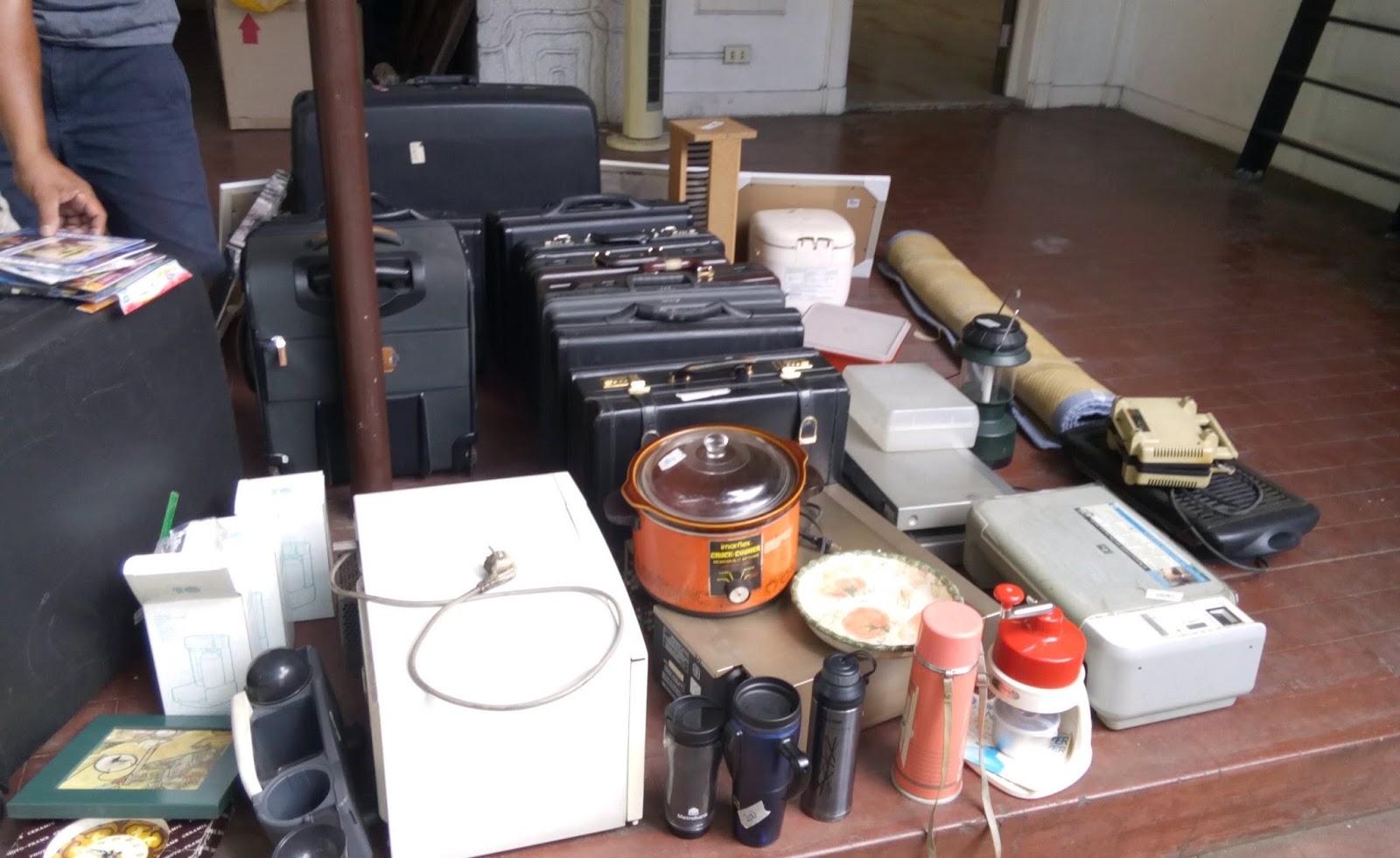 Manila Shopper Broadway Garage SALE November 2930 2015