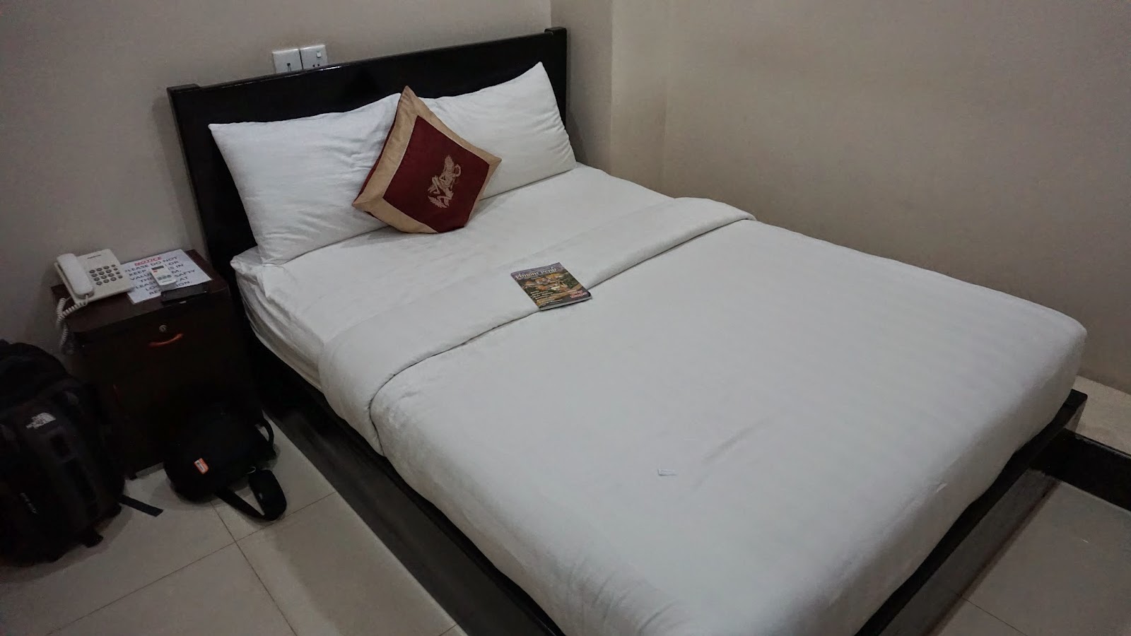 Settling in to my room in Number 9 hotel, Phnom Penh. Comfy and clean, however one thing I didn't like was that the bathroom I got wasn't fully enclosed. It tends to get very humid after I take a shower