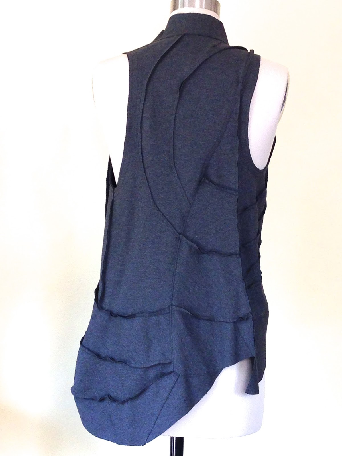 жилетка переделанная. джинсовый жилет переделка. переделка одежды. меховая съемная подстежка своими руками. переделки из старого пиджака.