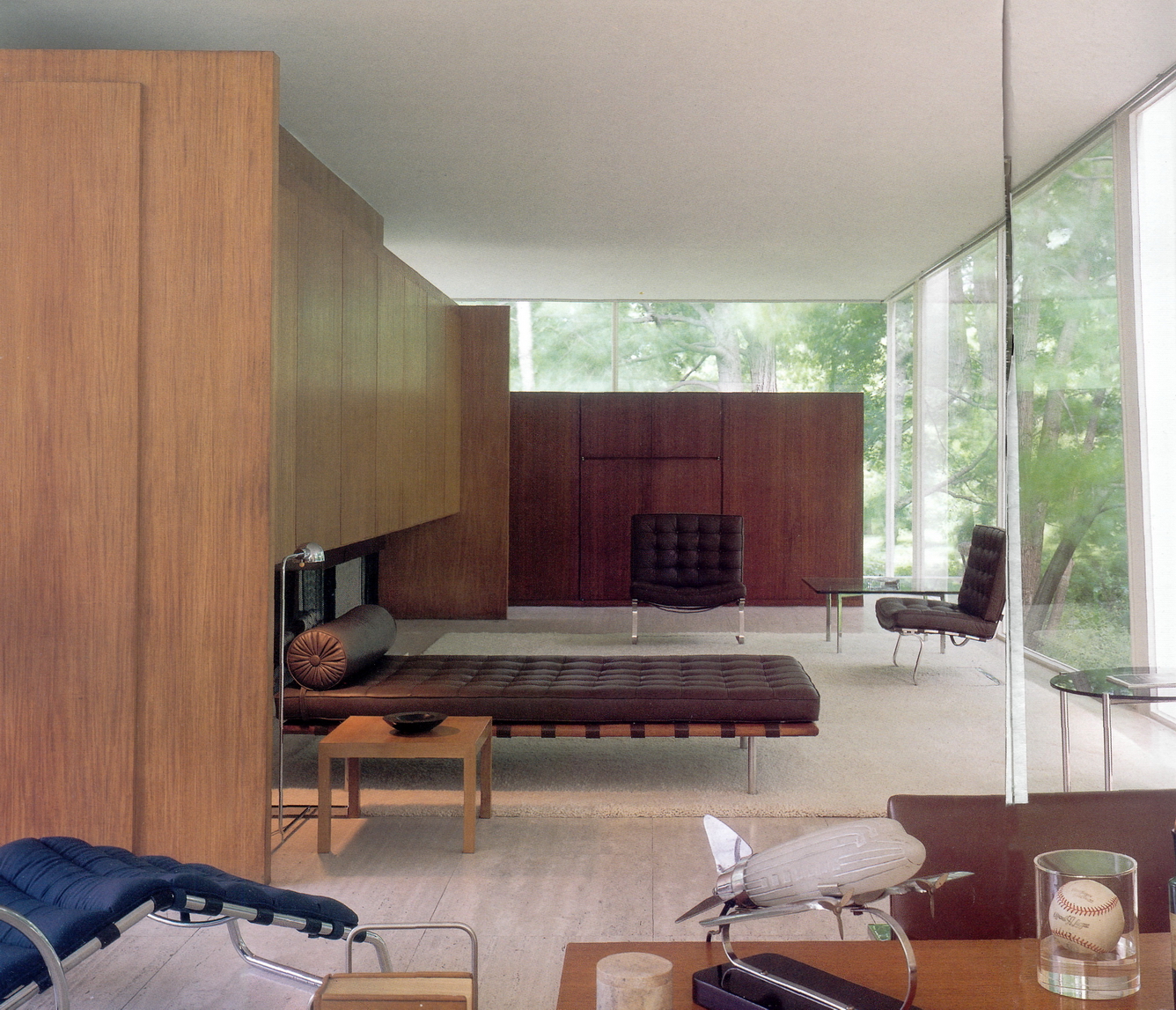 EL DISEÑO INTERIOR: MIES VAN DER ROHE INTERIORES