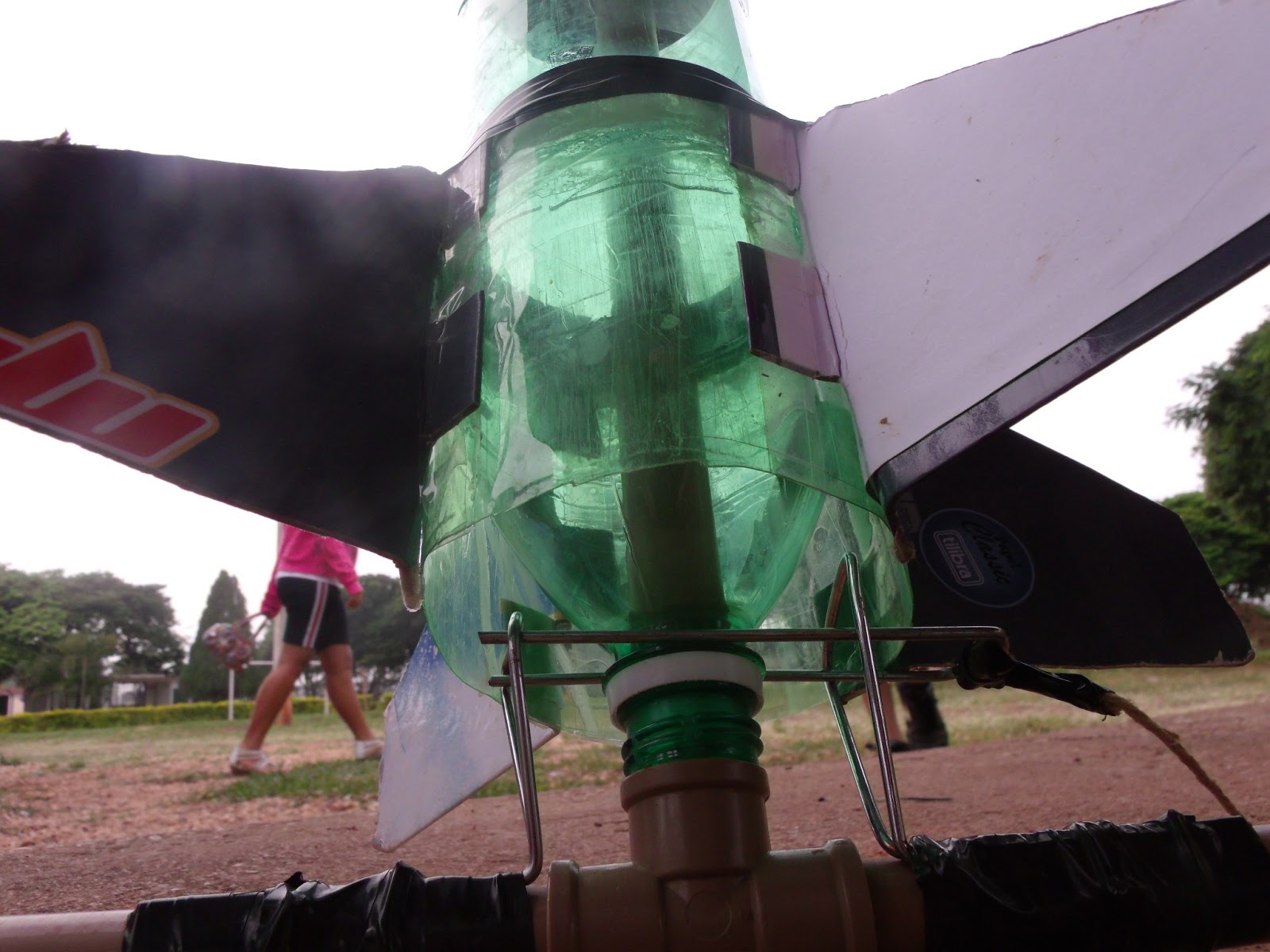 Professor Gilnânio Construção Foguete de PET