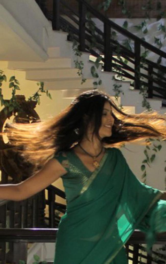 actress monal death photos actress monal death photos