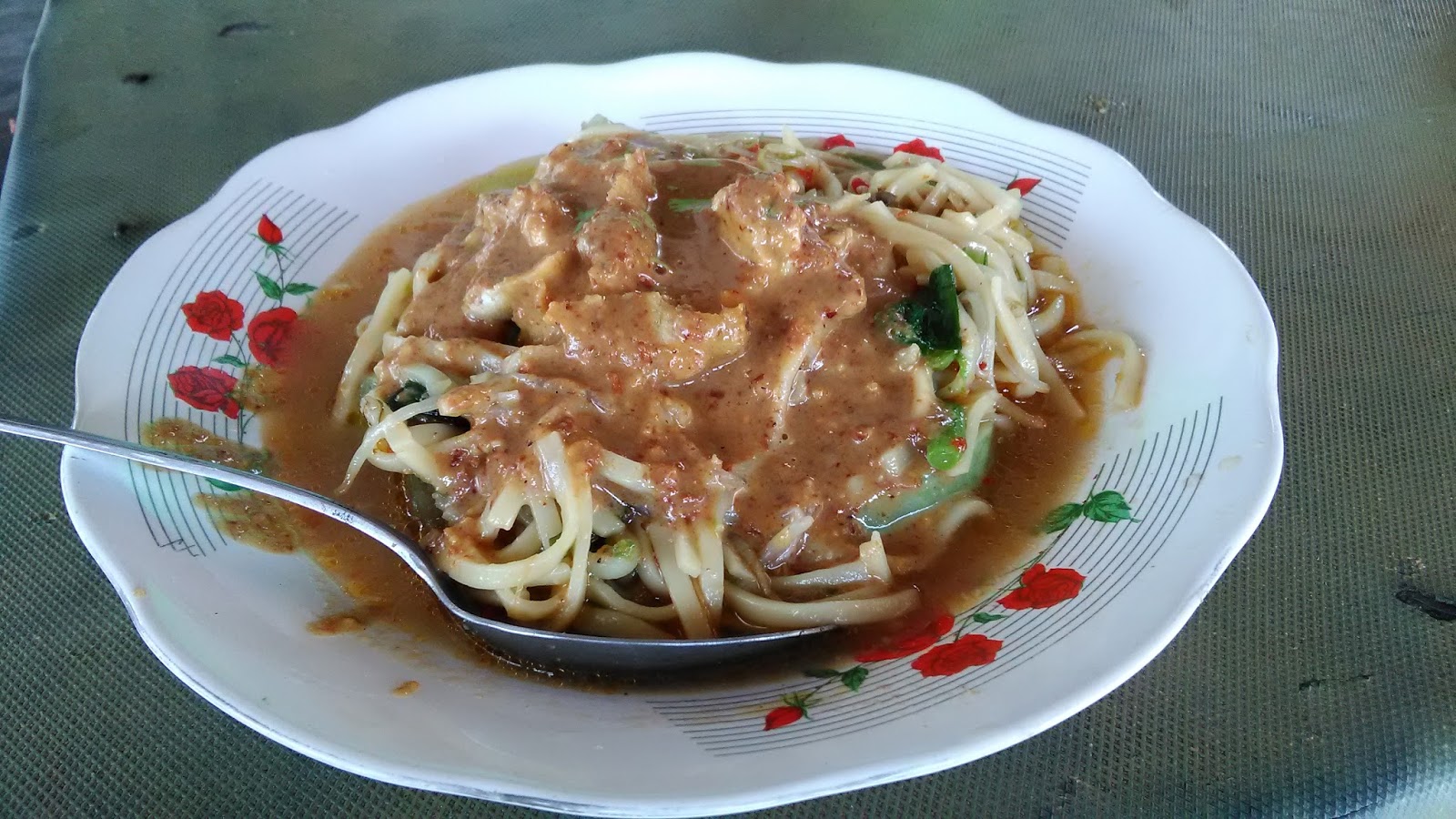 Rujak Mie Kuliner Unik Khas Pesisir Penarukan Gus Bolang