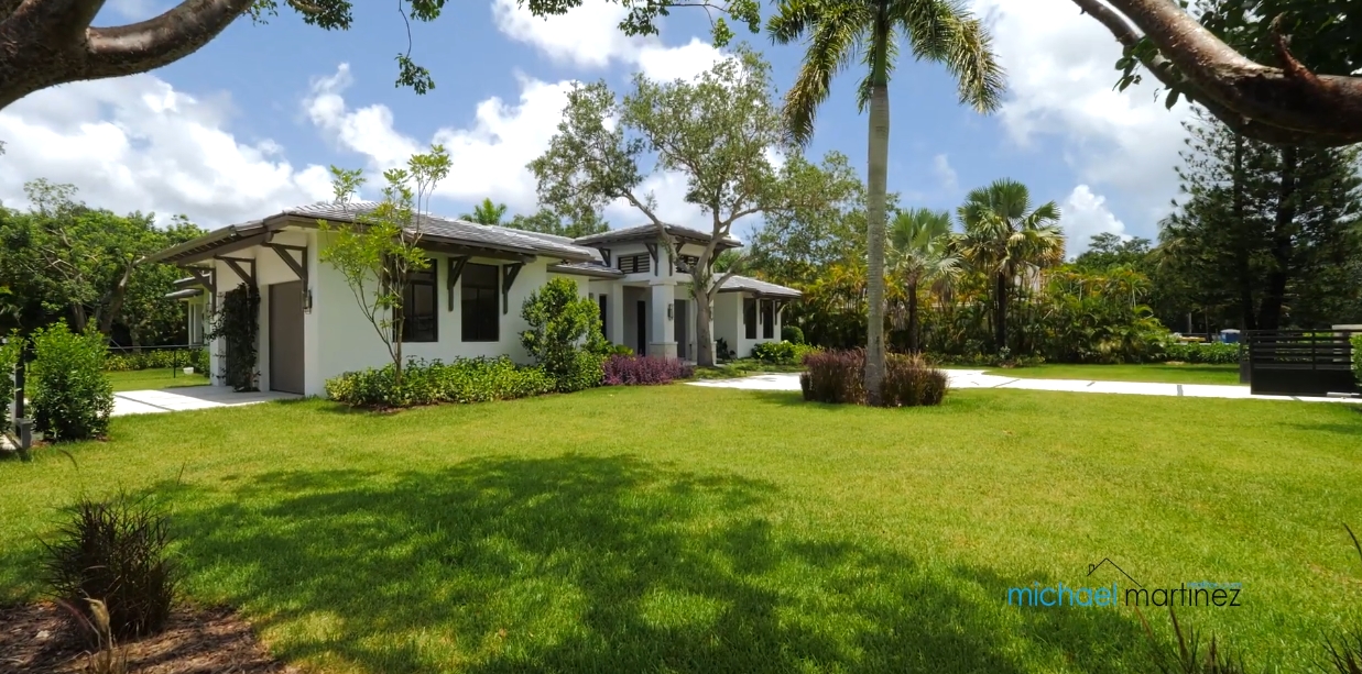 Tour 10325 SW 69th Ave, Miami Home vs. 20 Interior Design Photos