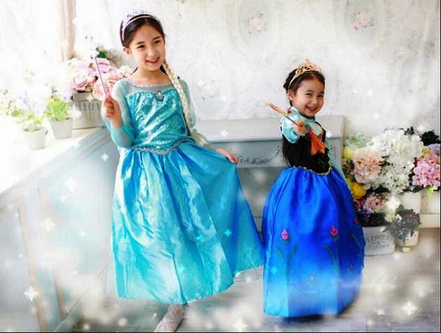 Contoh Baju Anak Model Elsa Frozen Gambar 2 Perempuan Pakai