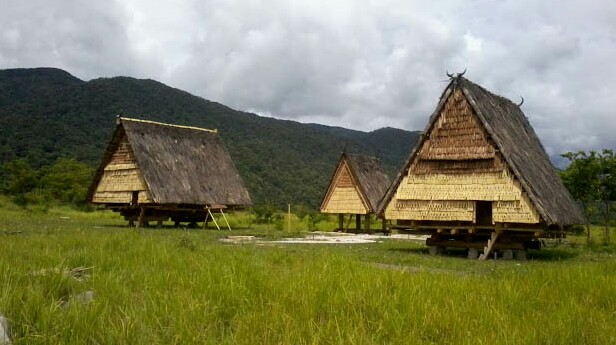 traditional houses in indonesia