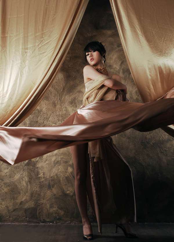 Hwang Mi Hee Dresses Gold Photography