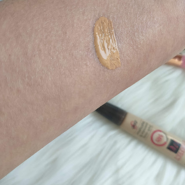 muestra tono y textura Corrector Perfect Me de DERMACOL - Reseña 04