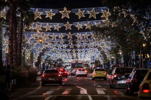 Έως 4 μέλη της οικογένειας στο ίδιο αυτοκίνητο τα Χριστούγεννα