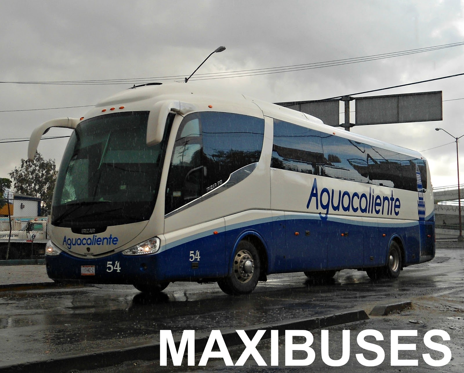 MAXIBUSES: AUTOBUSES AGUACALIENTE