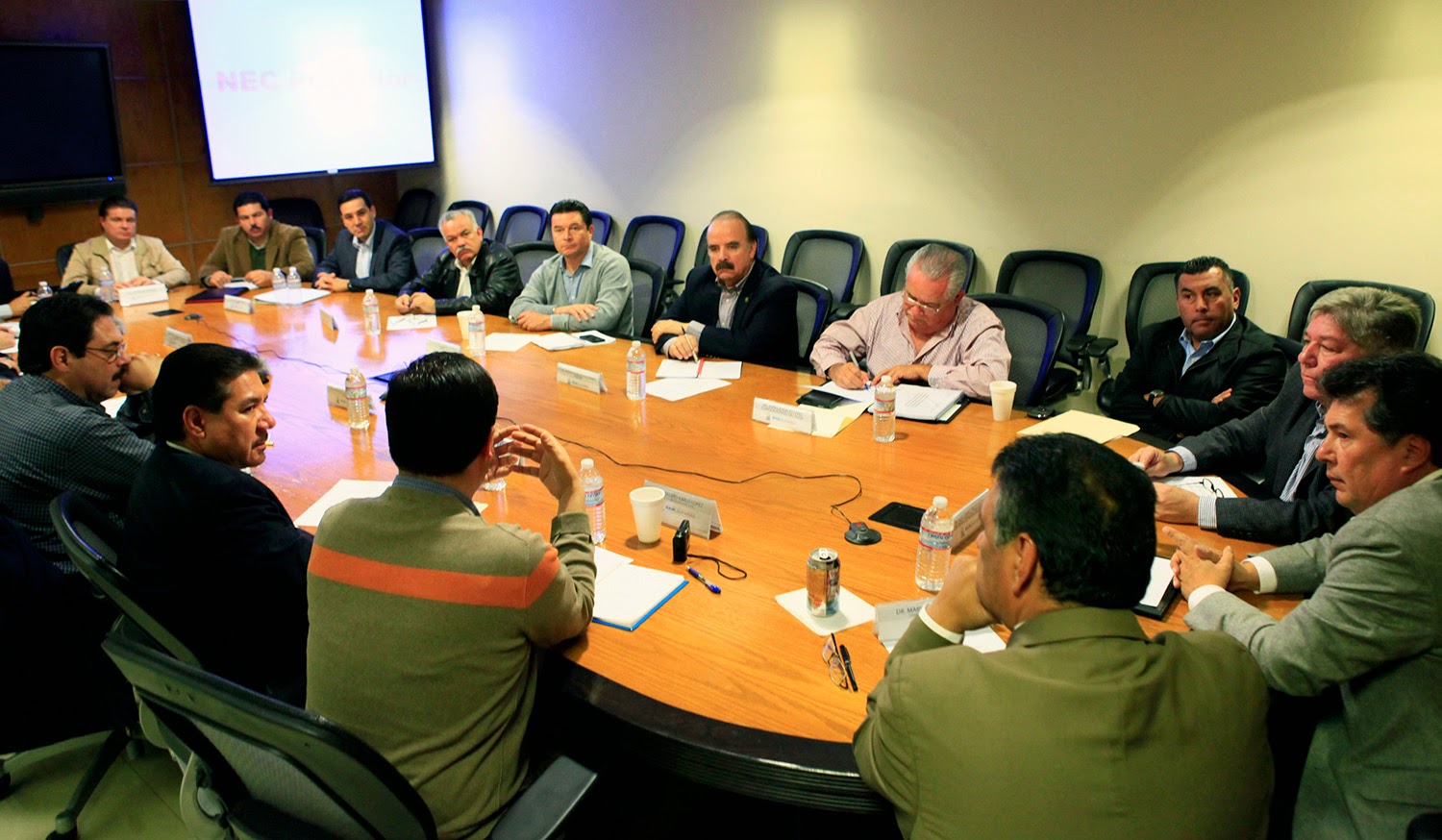 ¿Qué pasa BC?: SE INSTALA FORMALMENTE EL GABINETE DE INFRAESTRUCTURA