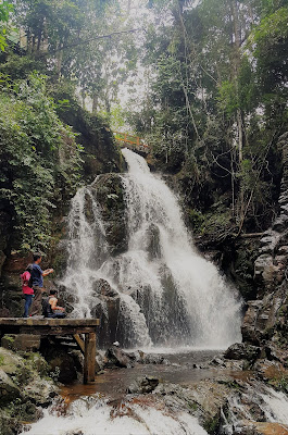 Pesona Wisata Air Terjun Guruh Gemurai di Kuantan Mudik Kuansing - RiauMagz