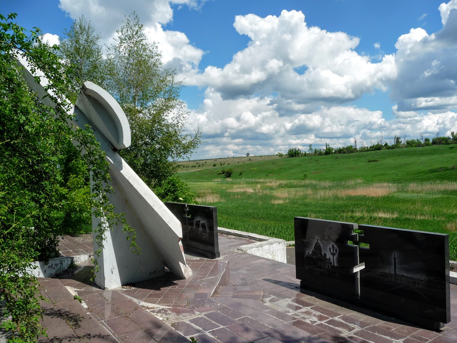 Деревня насадкино дмитровский район московской области. Сухая балка донецкая область. Сухая балка памятник 2020. Сухая балка донецкая область. Сухая балка донецкая область.