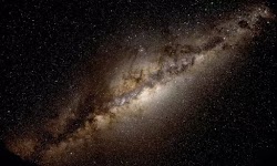  Οι αστρονόμοι έχουν πλέον μια καλύτερη εικόνα για τη «διεύθυνση» του Γαλαξία μας ή, αλλιώς, την ακριβή θέση του στο σύμπαν. Σύμφωνα με τις ...