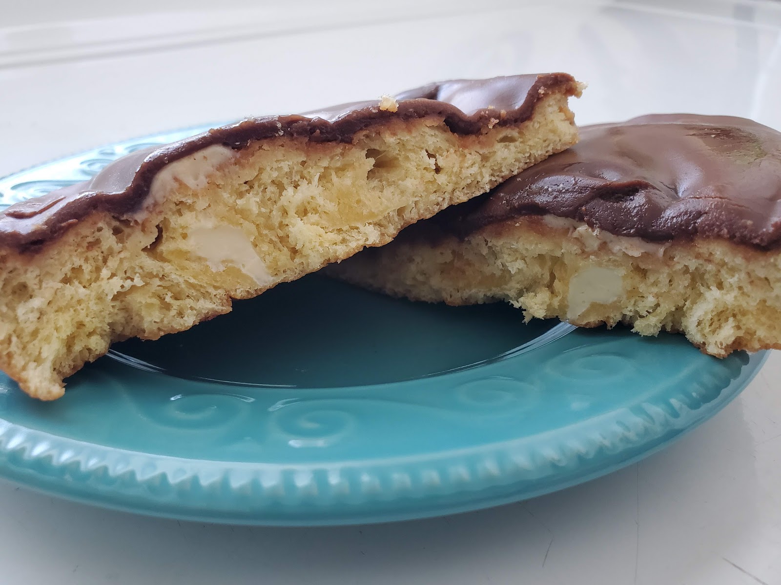Review Tastykake Boston Creme Honey Bun