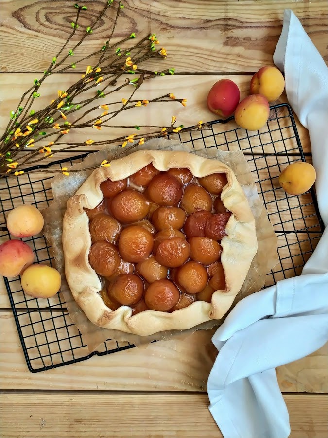 Galette de albaricoques. Postre de temporada, fruta, rápido fácil, rico sencillo Horno Canela, avena Cuca