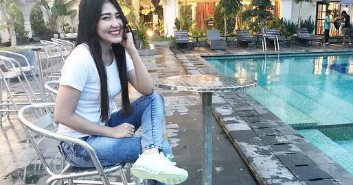 Lirik Lagu Via Vallen Urip Dewe Lirik Lagu Via Vallen