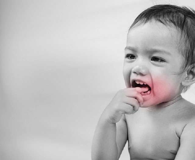 علاج وجع الاسنان عند الاطفال ;سببه ; وطرق تسكين الآلام بالعلاجات المنزلية.