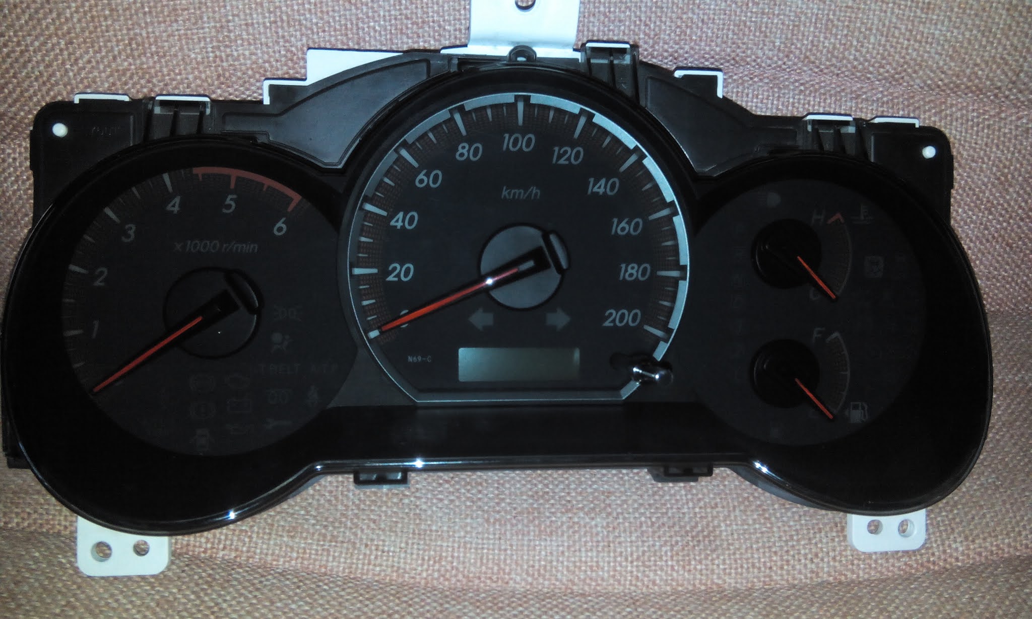 Life Begins at Forty TOYOTA Hilux VIGO/FORTUNER fuel gauge repair