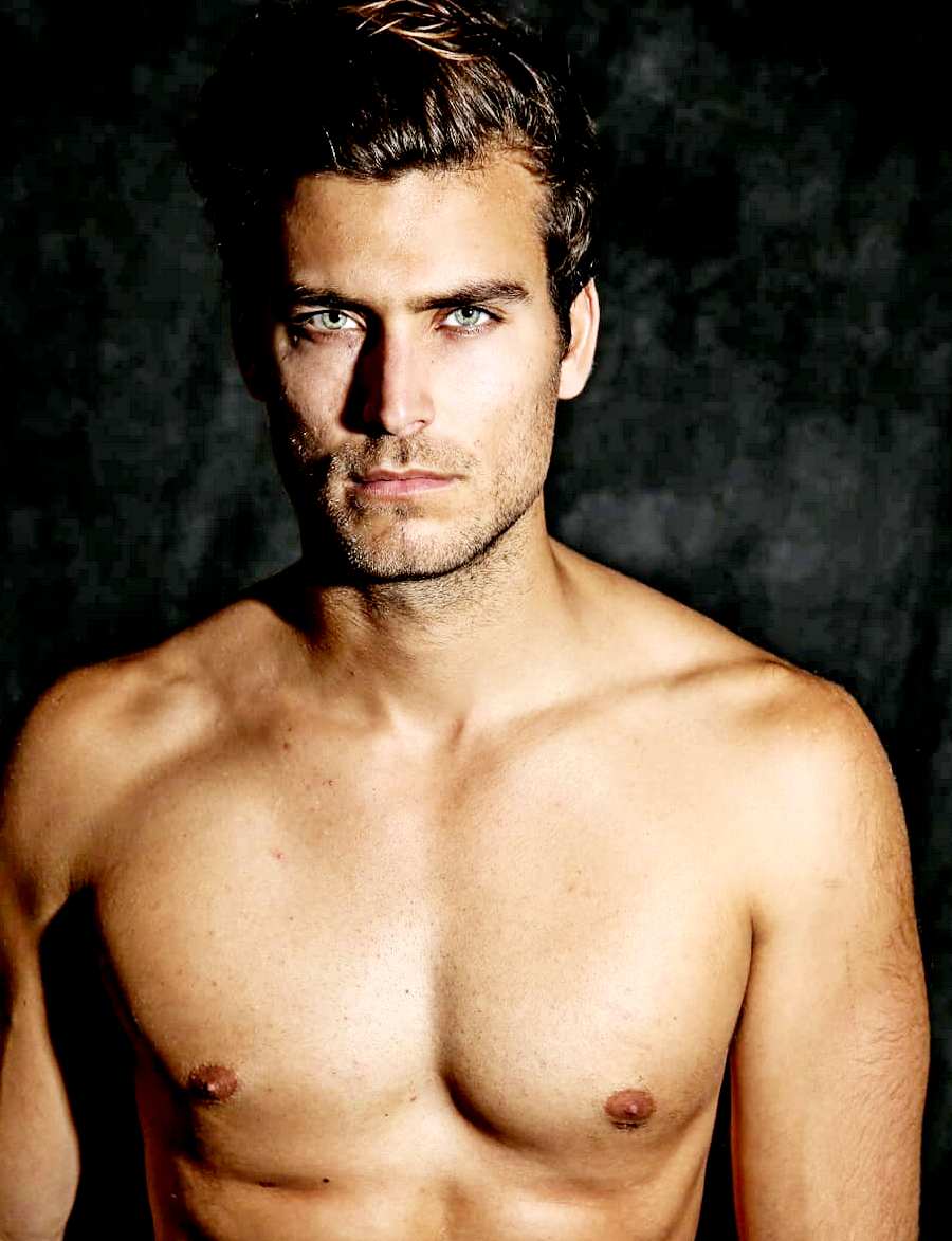 Фабиан лукас шер. Fabian ewert,. Schar футболист. Фабиан 2. Фабиан чакон википедия.