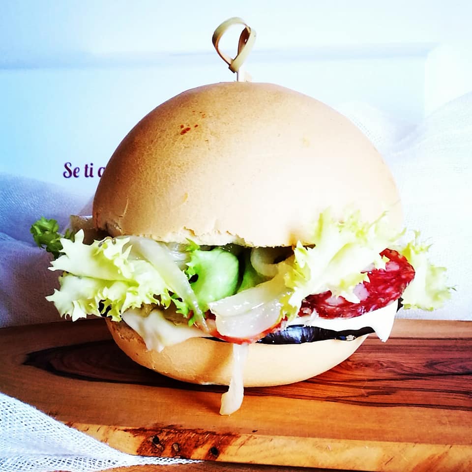 Panini d'Italia Il incontra la Finocchiona Toscana IGP In